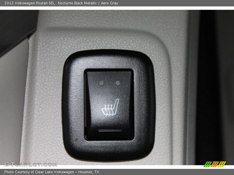Nocturne Black Metallic / Aero Gray 2012 Volkswagen Routan SEL