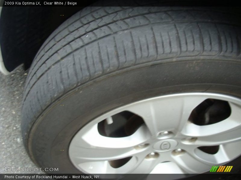 Clear White / Beige 2009 Kia Optima LX