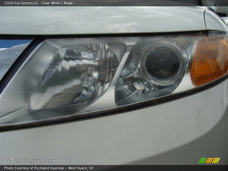 Clear White / Beige 2009 Kia Optima LX