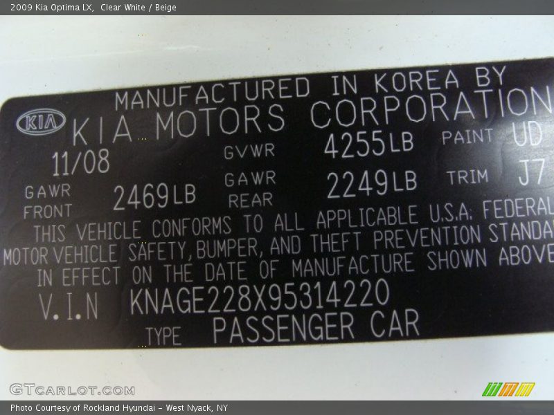 Clear White / Beige 2009 Kia Optima LX