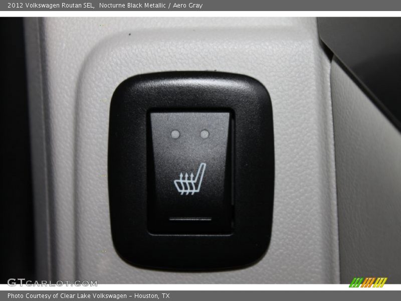 Nocturne Black Metallic / Aero Gray 2012 Volkswagen Routan SEL