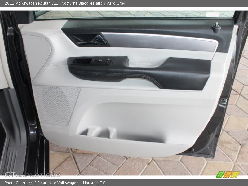 Nocturne Black Metallic / Aero Gray 2012 Volkswagen Routan SEL