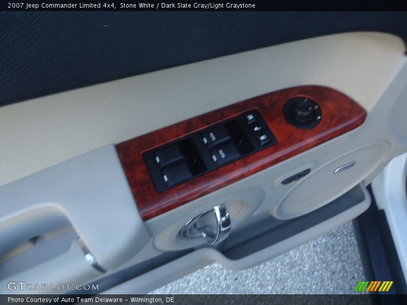 Stone White / Dark Slate Gray/Light Graystone 2007 Jeep Commander Limited 4x4