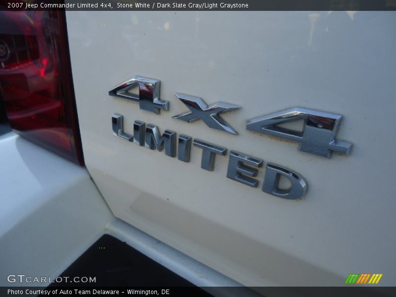 Stone White / Dark Slate Gray/Light Graystone 2007 Jeep Commander Limited 4x4