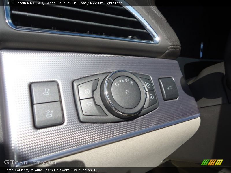 White Platinum Tri-Coat / Medium Light Stone 2013 Lincoln MKX FWD