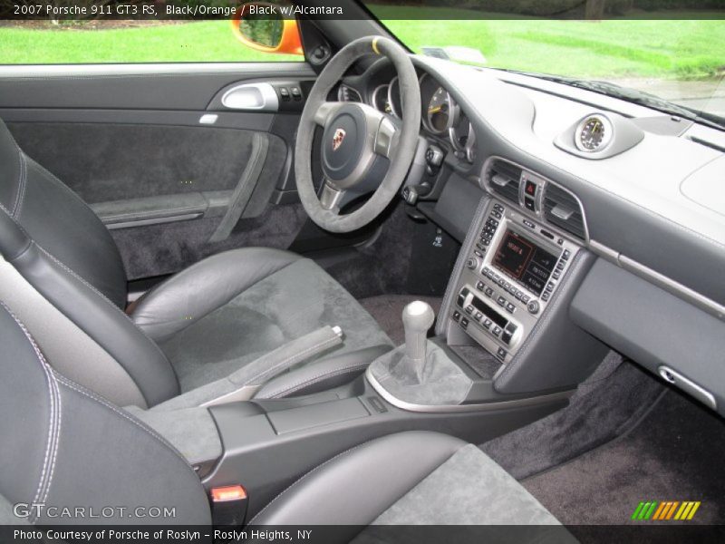 Dashboard of 2007 911 GT3 RS