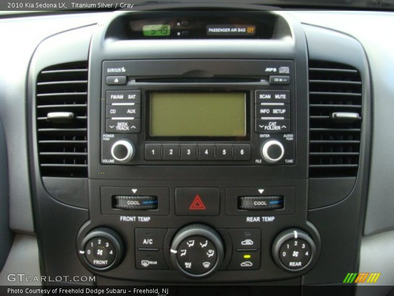 Titanium Silver / Gray 2010 Kia Sedona LX