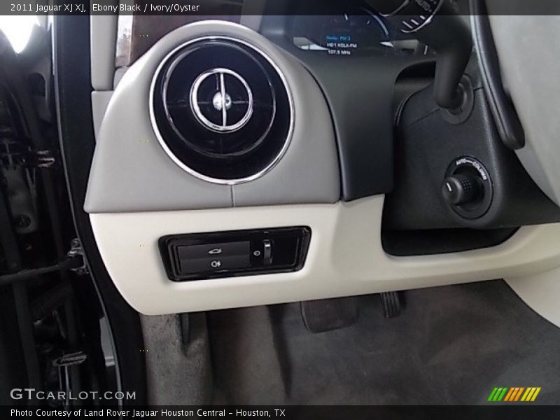 Ebony Black / Ivory/Oyster 2011 Jaguar XJ XJ