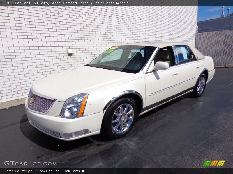 White Diamond Tricoat / Shale/Cocoa Accents 2011 Cadillac DTS Luxury