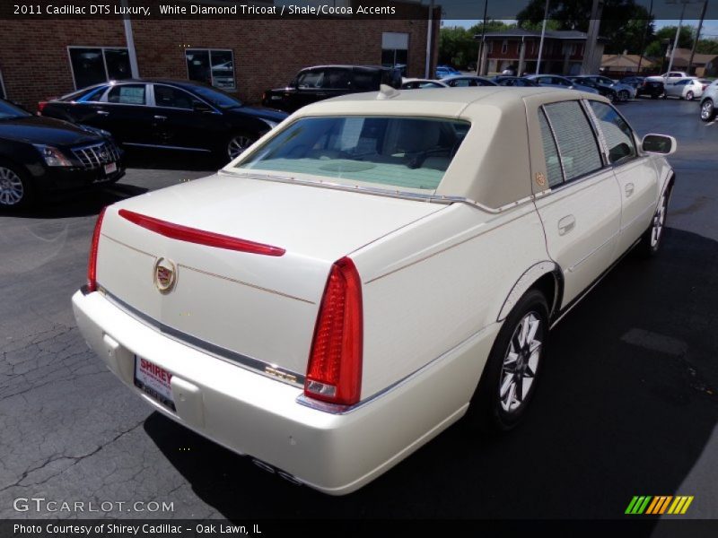 White Diamond Tricoat / Shale/Cocoa Accents 2011 Cadillac DTS Luxury