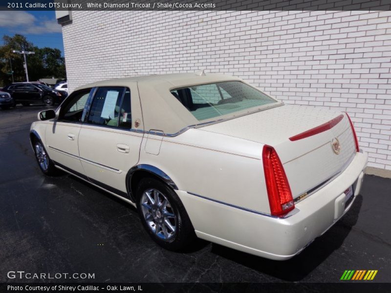 White Diamond Tricoat / Shale/Cocoa Accents 2011 Cadillac DTS Luxury