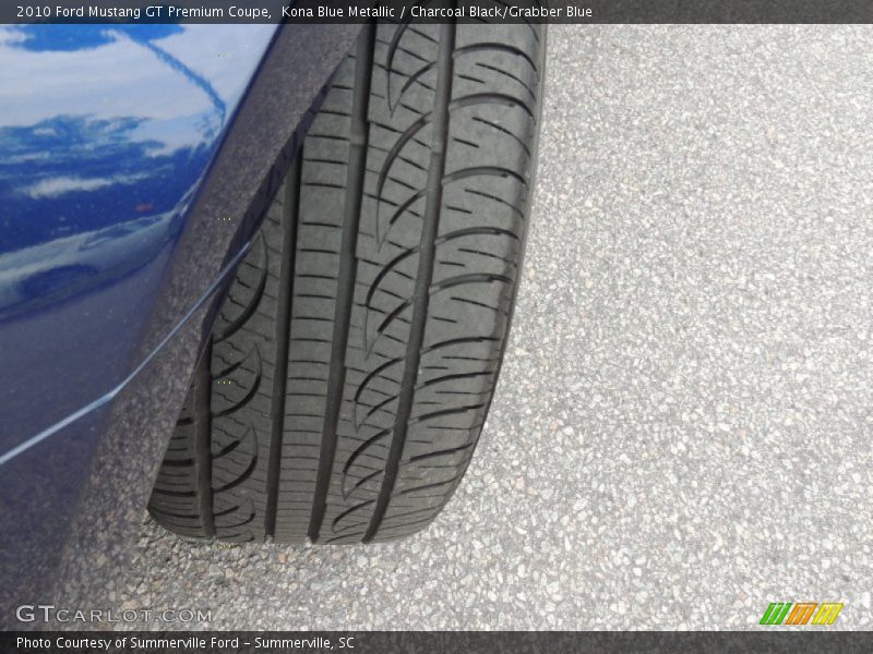 Kona Blue Metallic / Charcoal Black/Grabber Blue 2010 Ford Mustang GT Premium Coupe