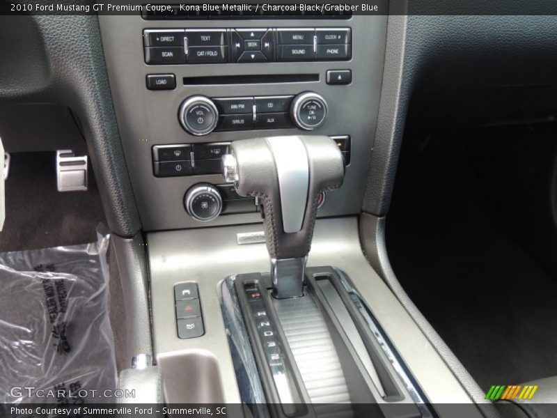 Kona Blue Metallic / Charcoal Black/Grabber Blue 2010 Ford Mustang GT Premium Coupe