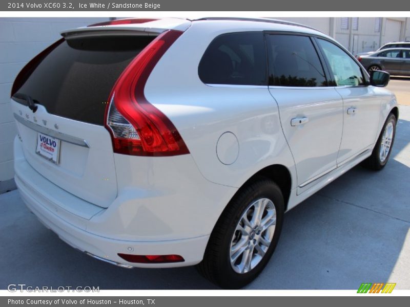 Ice White / Sandstone Beige 2014 Volvo XC60 3.2