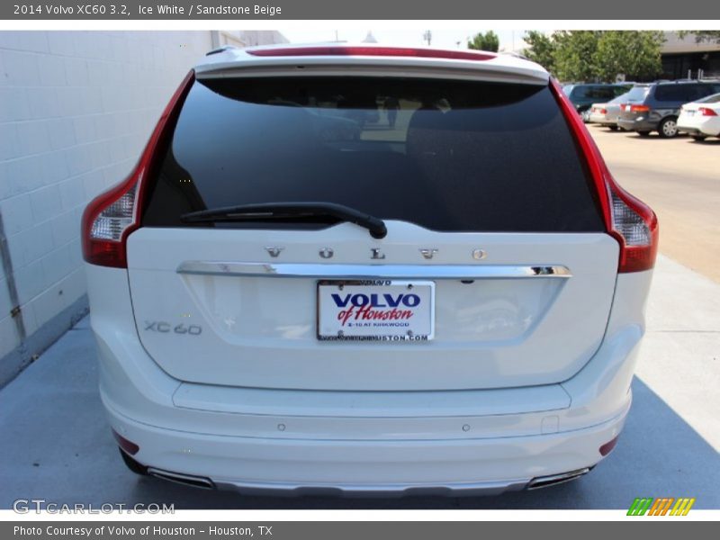 Ice White / Sandstone Beige 2014 Volvo XC60 3.2