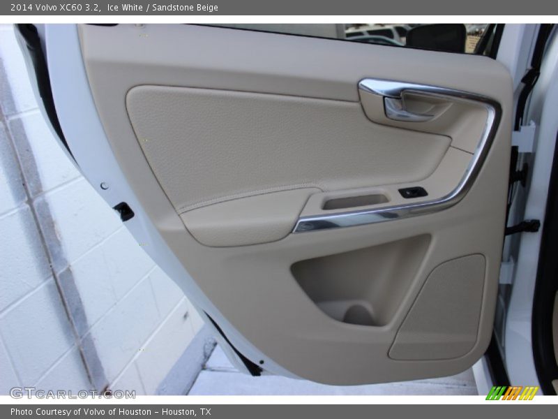 Ice White / Sandstone Beige 2014 Volvo XC60 3.2