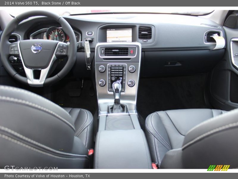 Dashboard of 2014 S60 T5