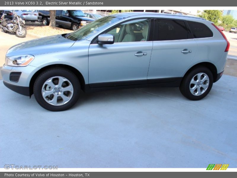Electric Silver Metallic / Sandstone 2013 Volvo XC60 3.2