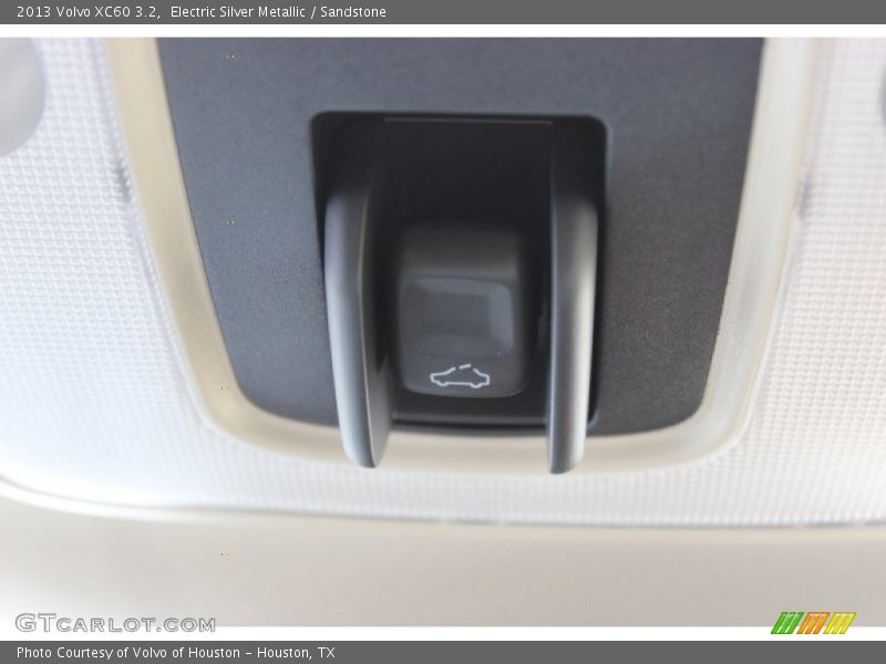Electric Silver Metallic / Sandstone 2013 Volvo XC60 3.2