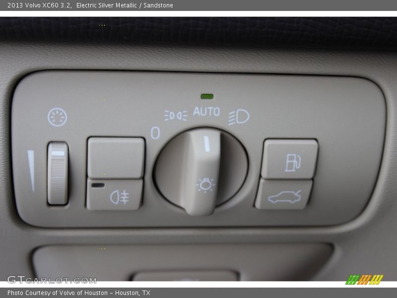 Electric Silver Metallic / Sandstone 2013 Volvo XC60 3.2