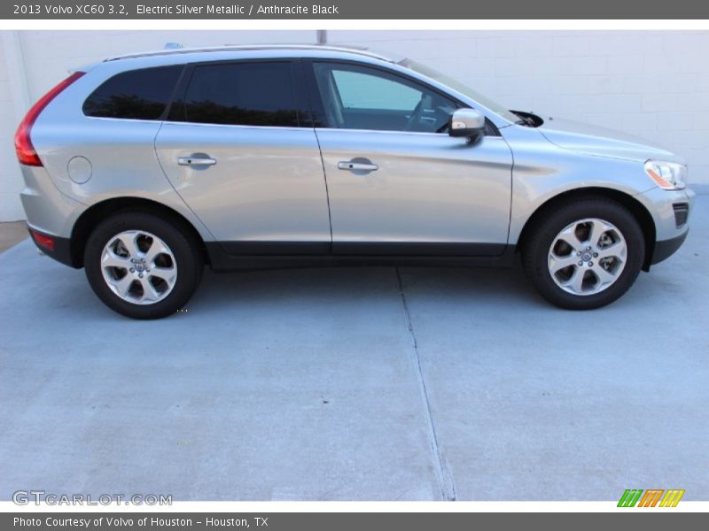 Electric Silver Metallic / Anthracite Black 2013 Volvo XC60 3.2
