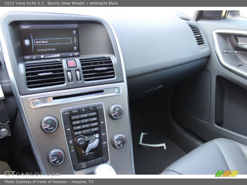 Electric Silver Metallic / Anthracite Black 2013 Volvo XC60 3.2