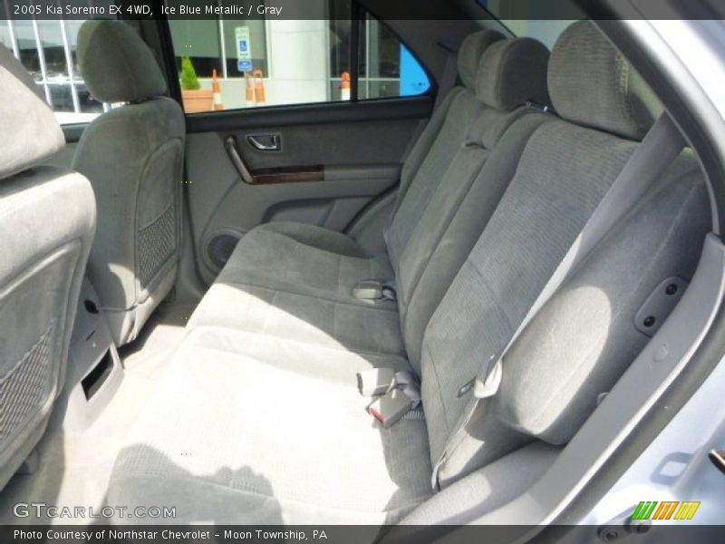 Rear Seat of 2005 Sorento EX 4WD