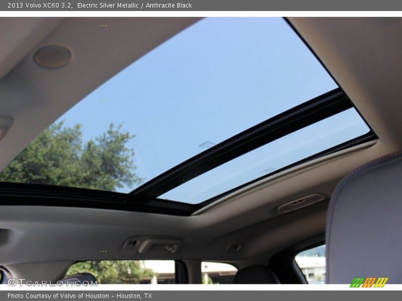 Electric Silver Metallic / Anthracite Black 2013 Volvo XC60 3.2