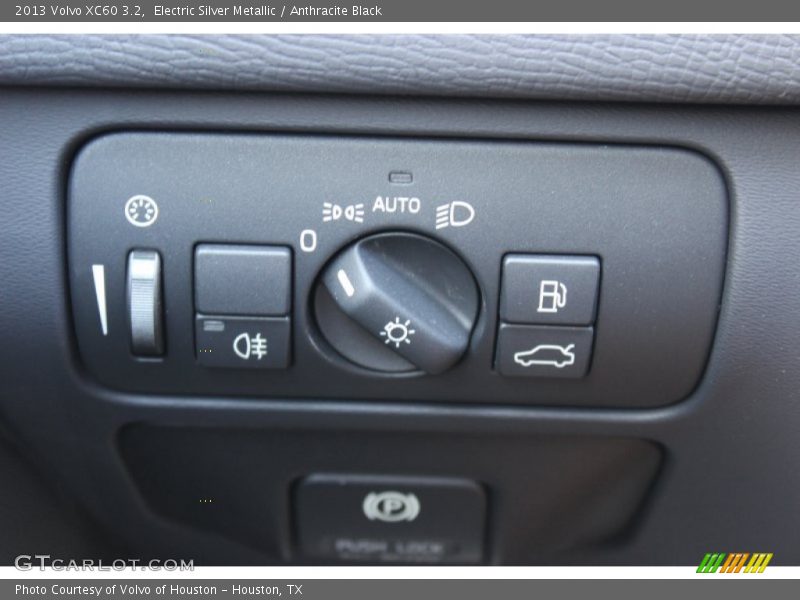 Electric Silver Metallic / Anthracite Black 2013 Volvo XC60 3.2