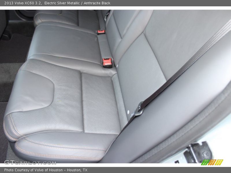 Electric Silver Metallic / Anthracite Black 2013 Volvo XC60 3.2