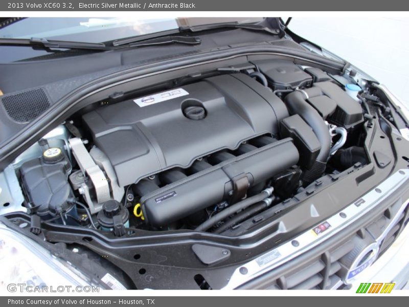 Electric Silver Metallic / Anthracite Black 2013 Volvo XC60 3.2
