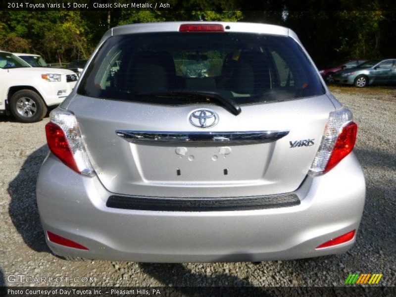 Classic Silver Metallic / Ash 2014 Toyota Yaris L 5 Door