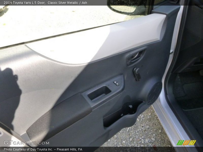 Classic Silver Metallic / Ash 2014 Toyota Yaris L 5 Door