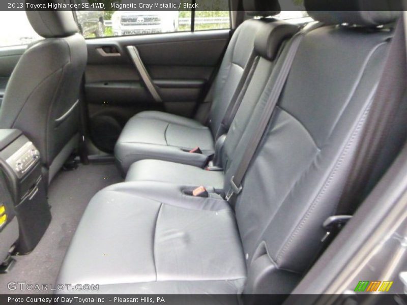 Magnetic Gray Metallic / Black 2013 Toyota Highlander SE 4WD