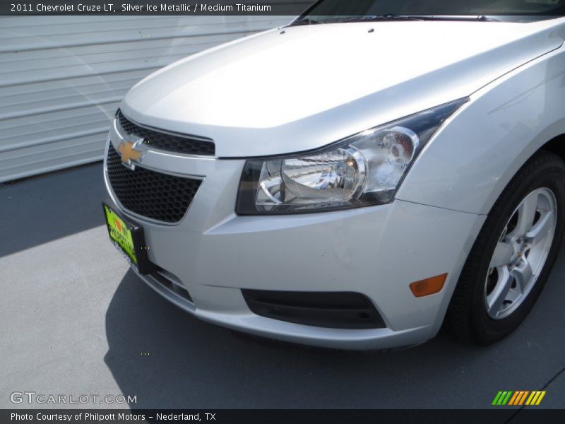 Silver Ice Metallic / Medium Titanium 2011 Chevrolet Cruze LT