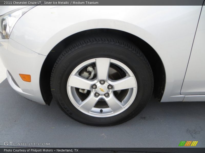 Silver Ice Metallic / Medium Titanium 2011 Chevrolet Cruze LT