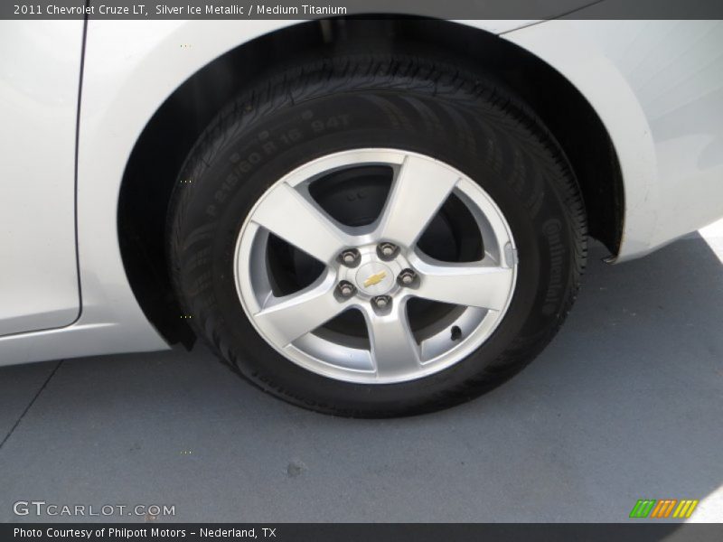 Silver Ice Metallic / Medium Titanium 2011 Chevrolet Cruze LT