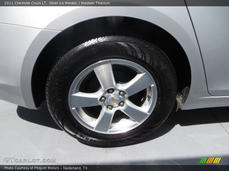 Silver Ice Metallic / Medium Titanium 2011 Chevrolet Cruze LT