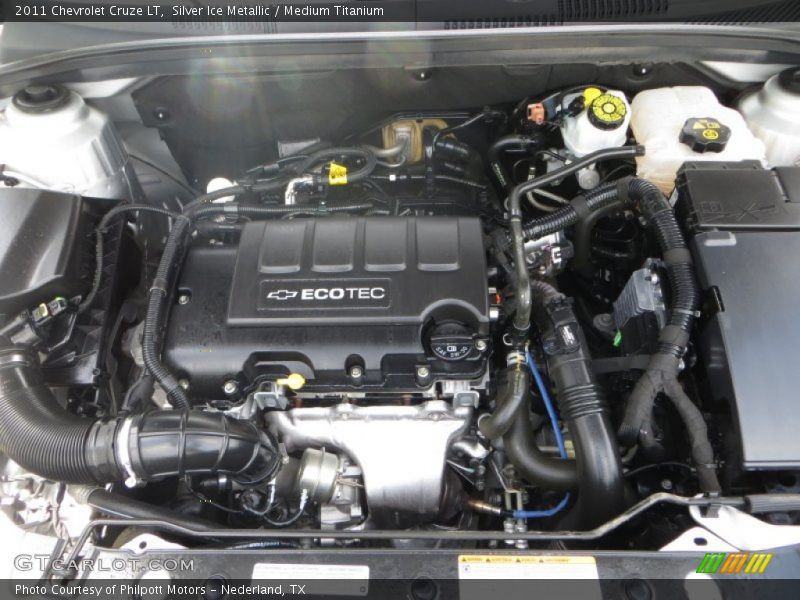 Silver Ice Metallic / Medium Titanium 2011 Chevrolet Cruze LT