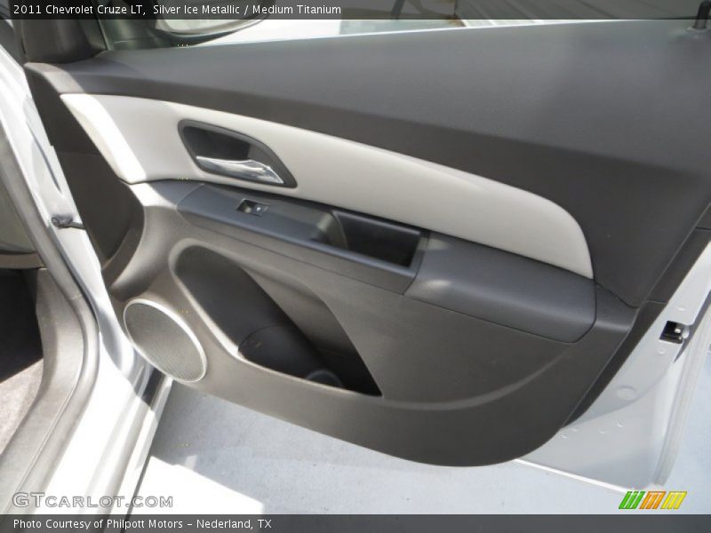 Silver Ice Metallic / Medium Titanium 2011 Chevrolet Cruze LT