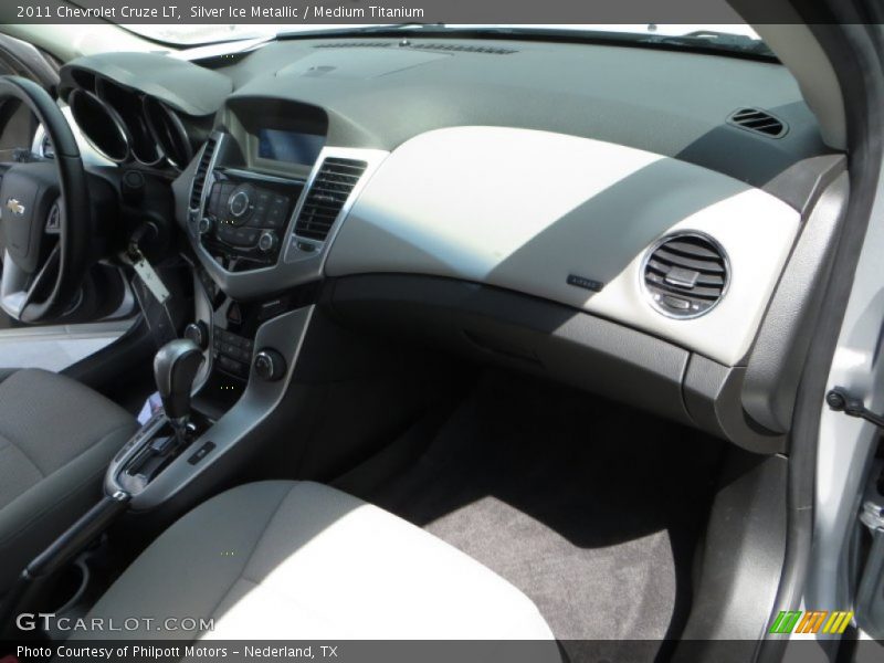 Silver Ice Metallic / Medium Titanium 2011 Chevrolet Cruze LT