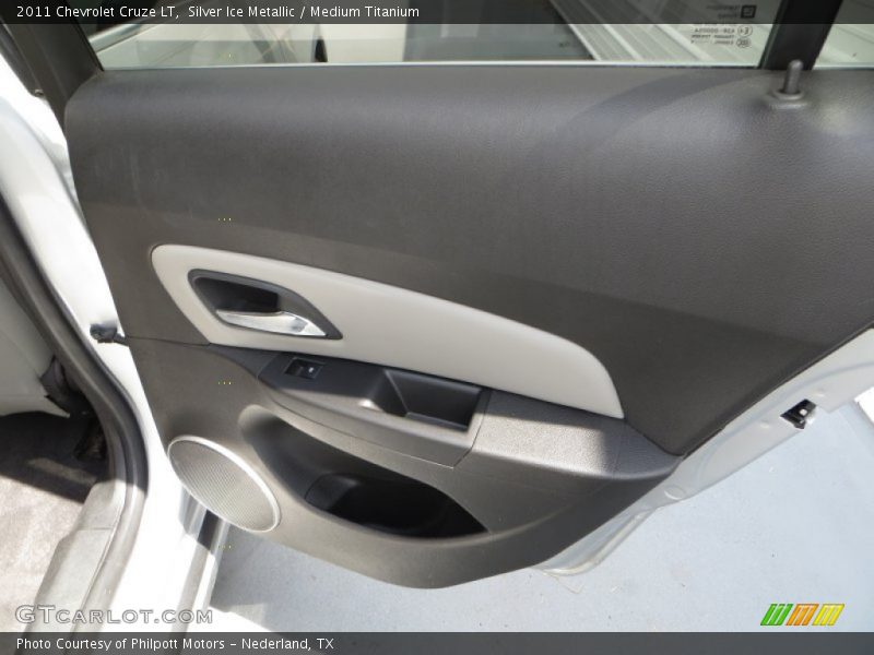 Silver Ice Metallic / Medium Titanium 2011 Chevrolet Cruze LT
