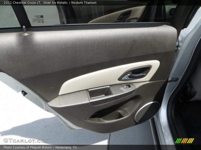 Silver Ice Metallic / Medium Titanium 2011 Chevrolet Cruze LT