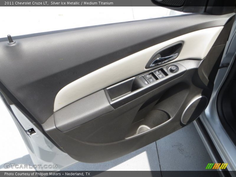 Silver Ice Metallic / Medium Titanium 2011 Chevrolet Cruze LT
