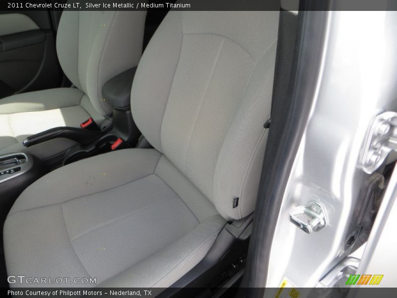 Silver Ice Metallic / Medium Titanium 2011 Chevrolet Cruze LT