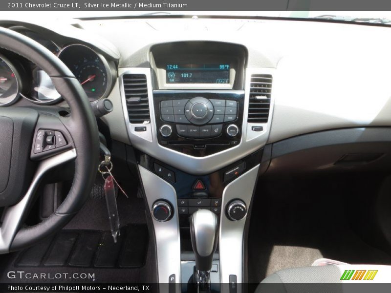 Silver Ice Metallic / Medium Titanium 2011 Chevrolet Cruze LT