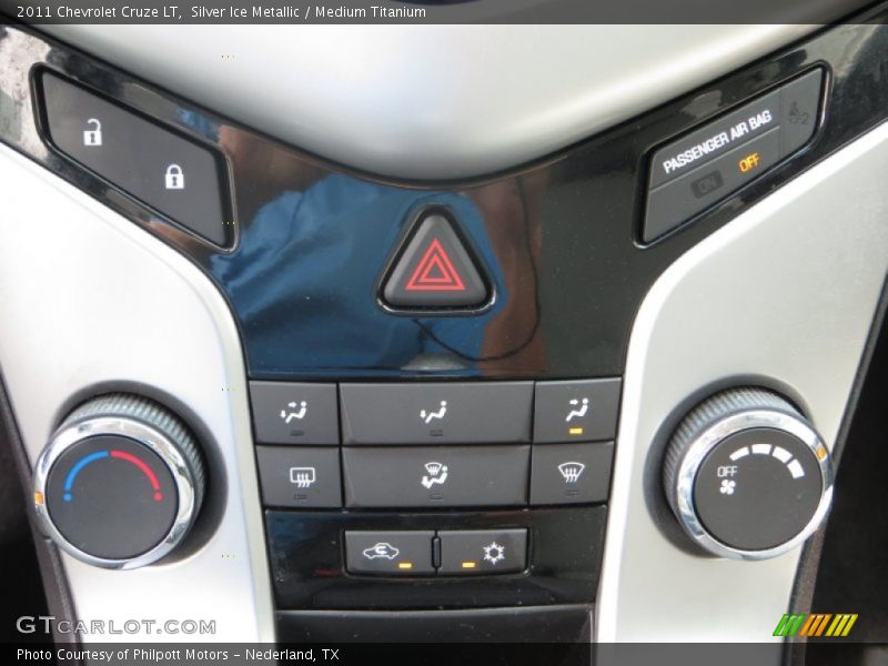 Silver Ice Metallic / Medium Titanium 2011 Chevrolet Cruze LT