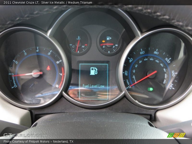 Silver Ice Metallic / Medium Titanium 2011 Chevrolet Cruze LT