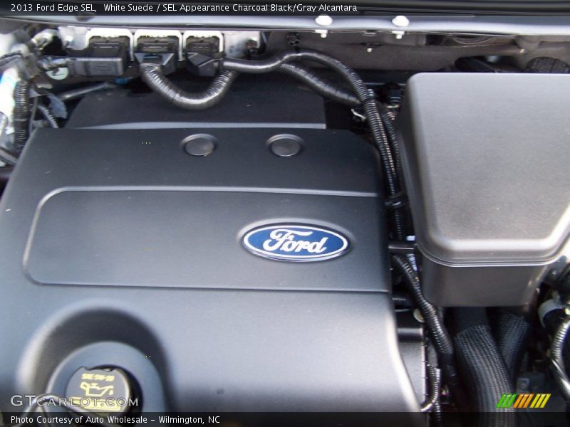 White Suede / SEL Appearance Charcoal Black/Gray Alcantara 2013 Ford Edge SEL