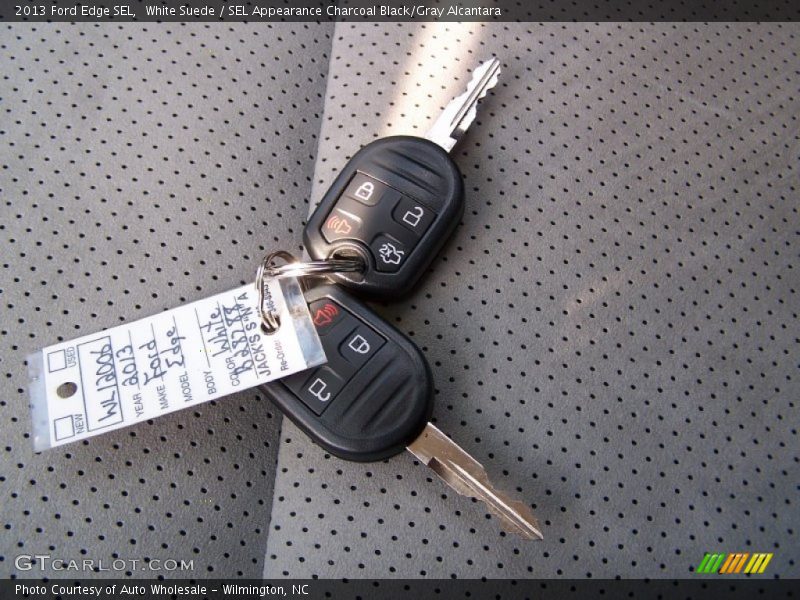 White Suede / SEL Appearance Charcoal Black/Gray Alcantara 2013 Ford Edge SEL